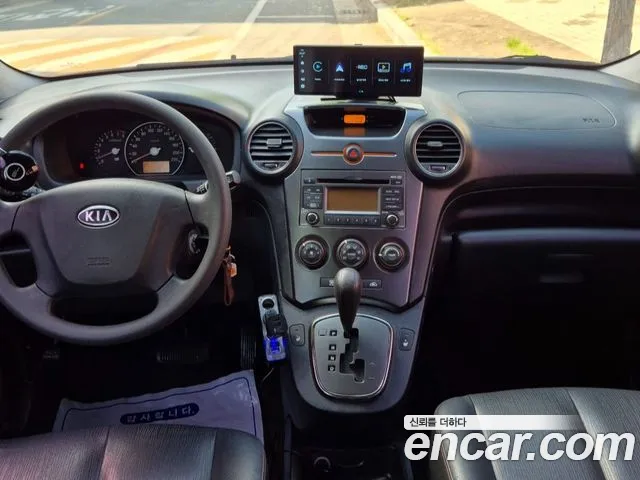 Kia Carens — интерьер