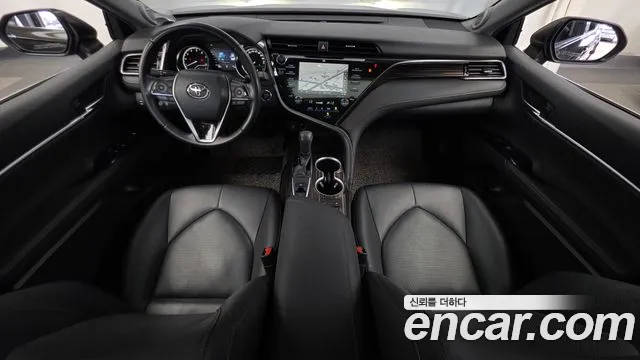 Toyota Camry — интерьер