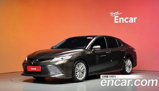 Toyota Camry — экстерьер