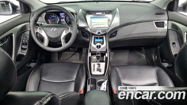 Hyundai Elantra — интерьер
