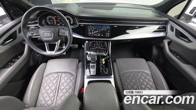 Audi Q7 — интерьер