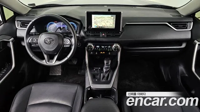 Toyota RAV4 — интерьер