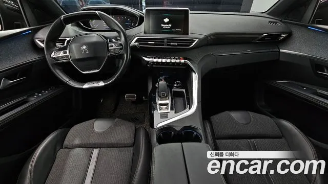 Peugeot 5008 — интерьер