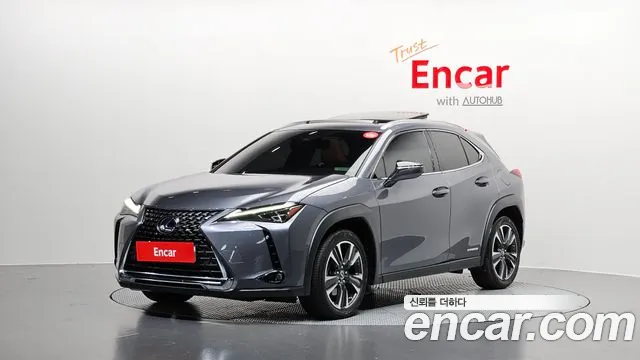 Lexus UX — экстерьер