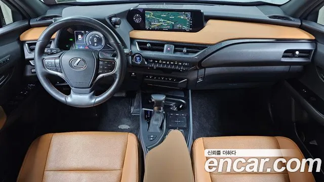 Lexus UX — интерьер