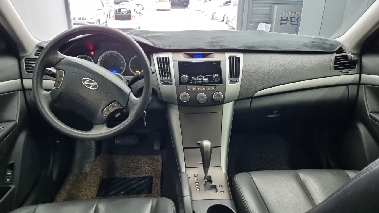 Hyundai Sonata — интерьер