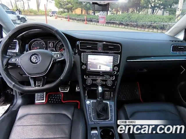 Volkswagen Golf — интерьер