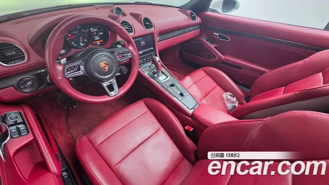 Porsche 718 — интерьер