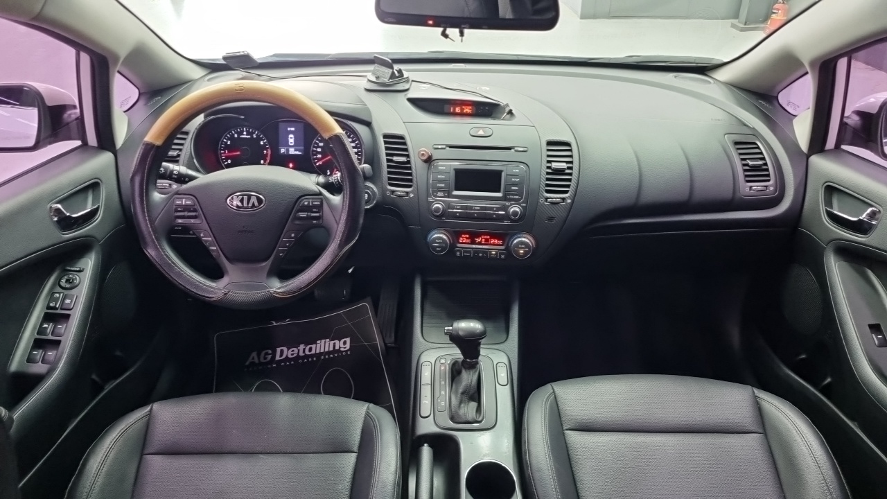 Kia K3 — интерьер