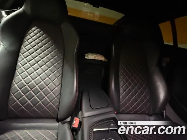Audi R8 — интерьер