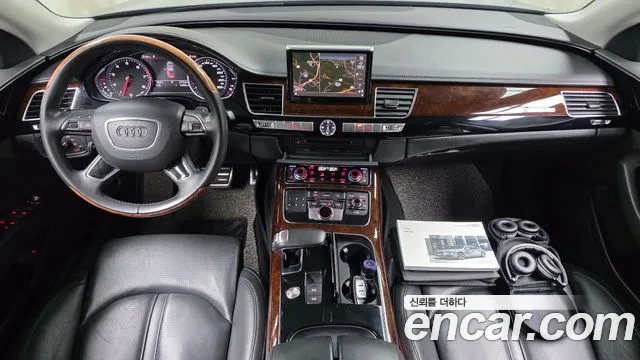 Audi A8 — интерьер