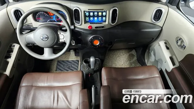 Nissan Cube — интерьер