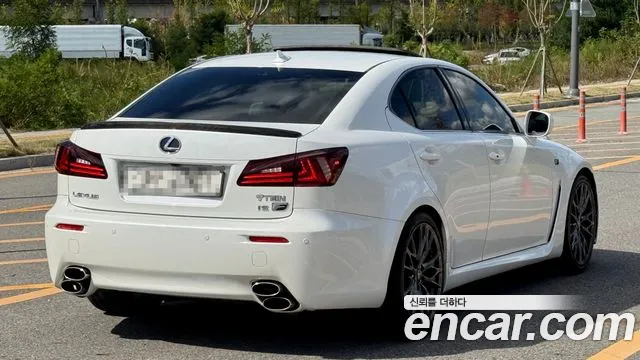 Lexus IS — интерьер
