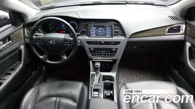 Hyundai Sonata — интерьер