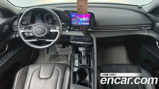 Hyundai Elantra — интерьер