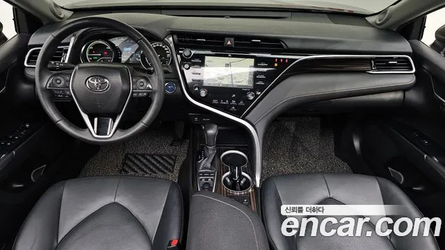Toyota Camry — интерьер