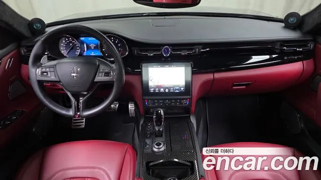 Maserati Quattroporte — интерьер