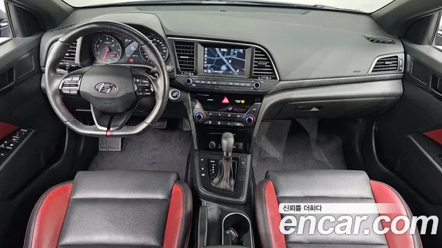 Hyundai Elantra — интерьер