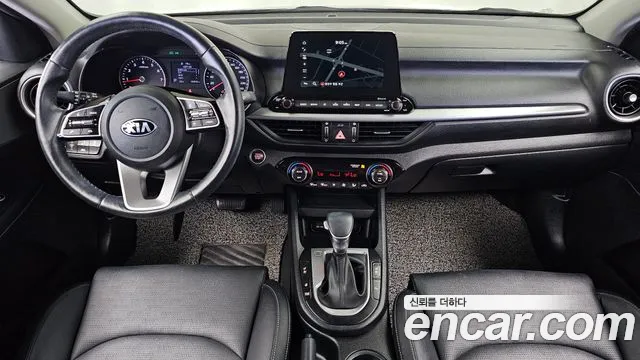 Kia K3 — интерьер
