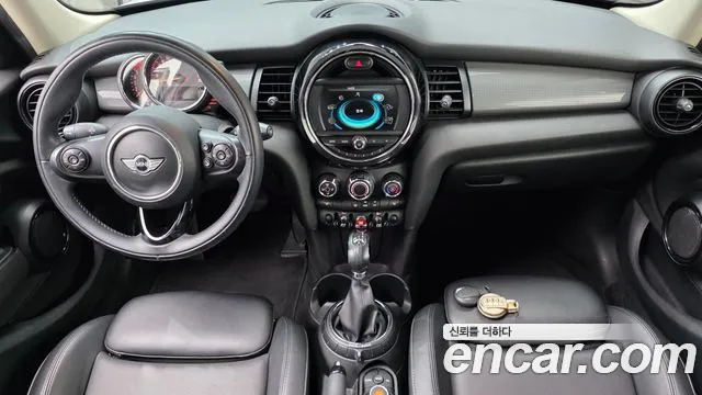 MINI Cooper — интерьер