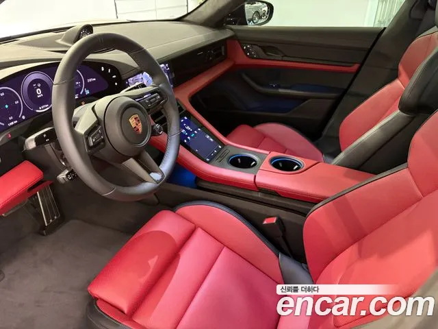 Porsche Taycan — интерьер