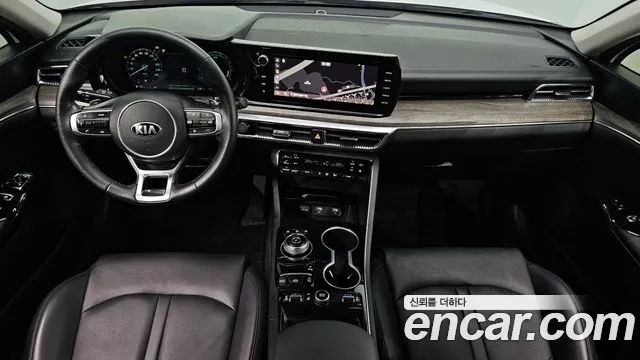 Kia K5 — интерьер