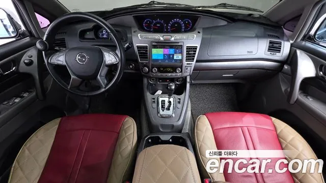 KG Mobility Korando — интерьер