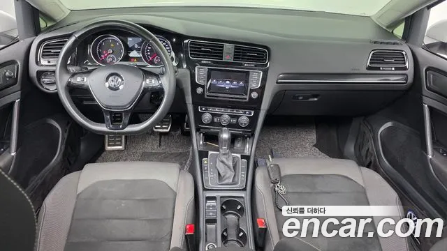 Volkswagen Golf — интерьер
