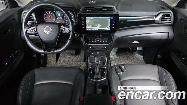 KG Mobility Tivoli — интерьер