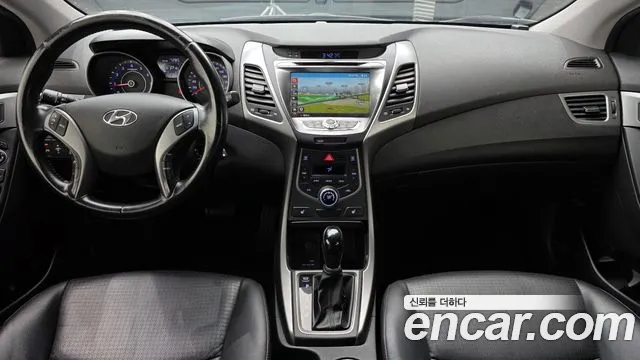 Hyundai Elantra — интерьер