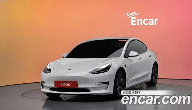 Tesla Model 3 — экстерьер