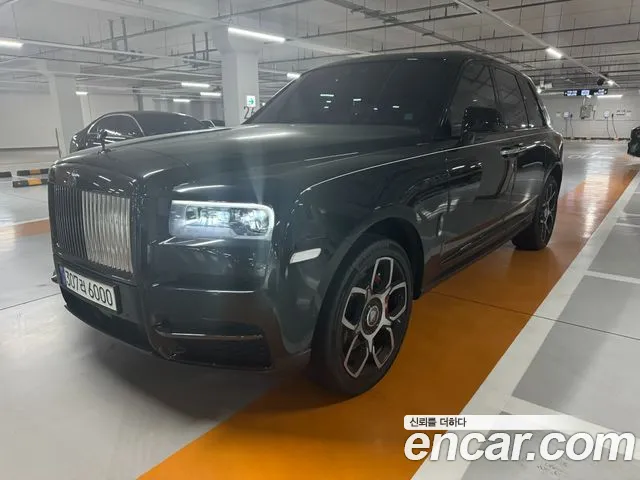 Rolls-Royce Cullinan — экстерьер
