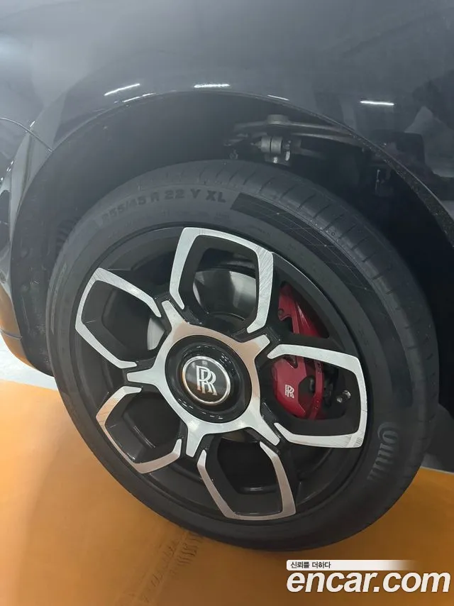 Rolls-Royce Cullinan — интерьер