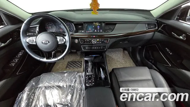 Kia K7 — интерьер