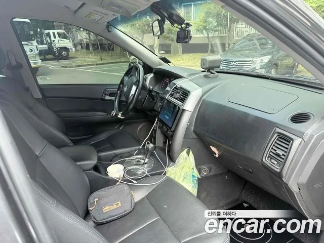 KG Mobility Korando — интерьер