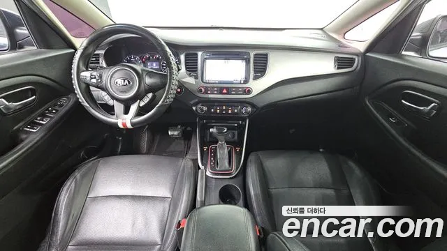 Kia Carens — интерьер