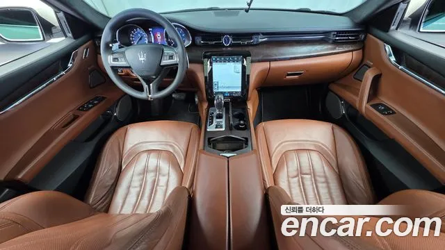 Maserati Quattroporte — интерьер
