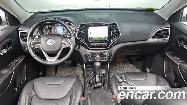 Jeep Cherokee — интерьер