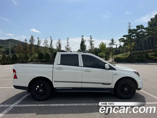 KG Mobility Korando — интерьер