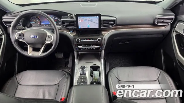 Ford Explorer — интерьер