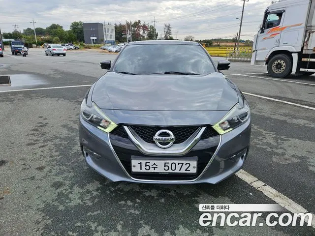 Nissan Maxima