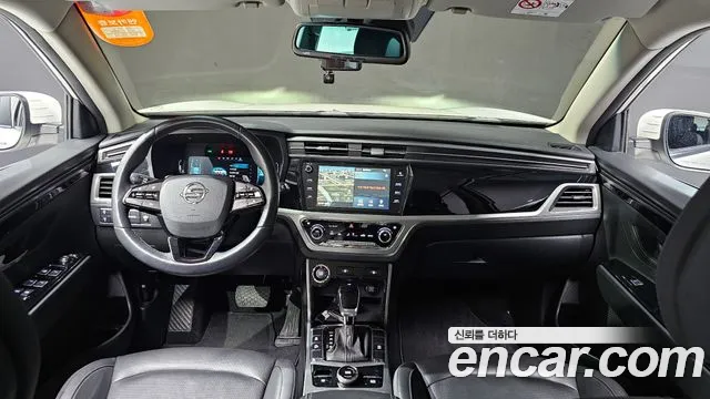 KG Mobility Korando — интерьер