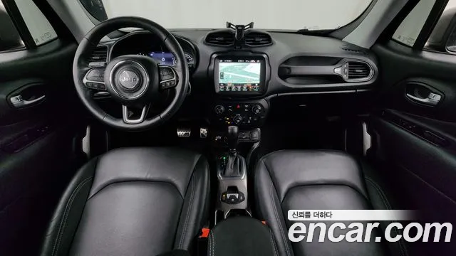 Jeep Renegade — интерьер