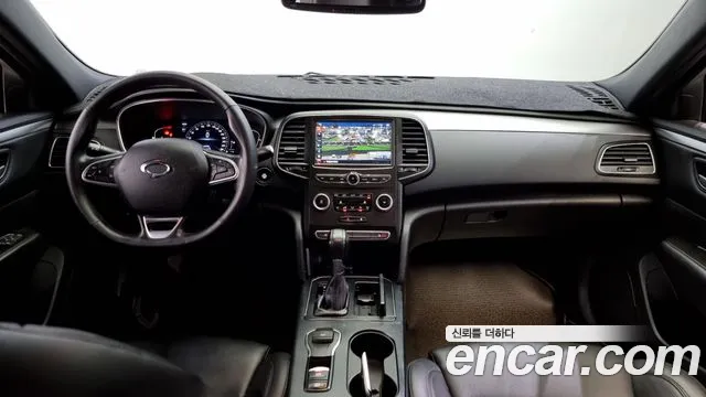Renault Korea SM6 — интерьер