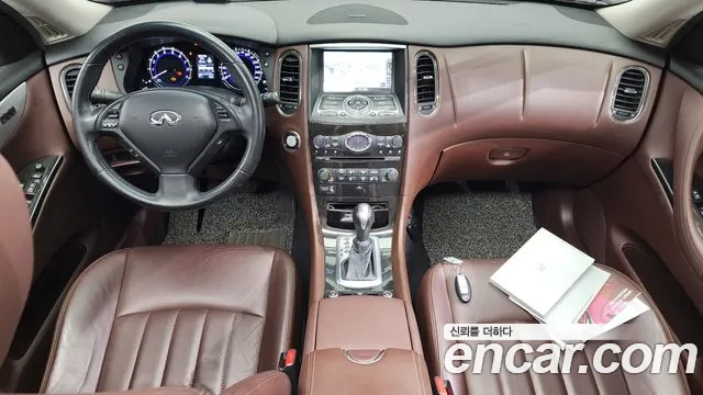 Infiniti QX50 — интерьер