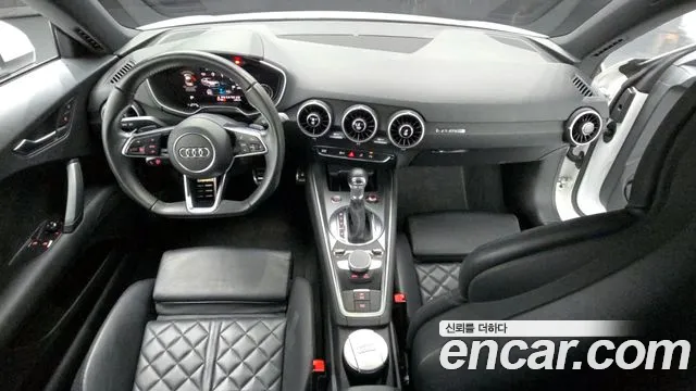 Audi TT — интерьер