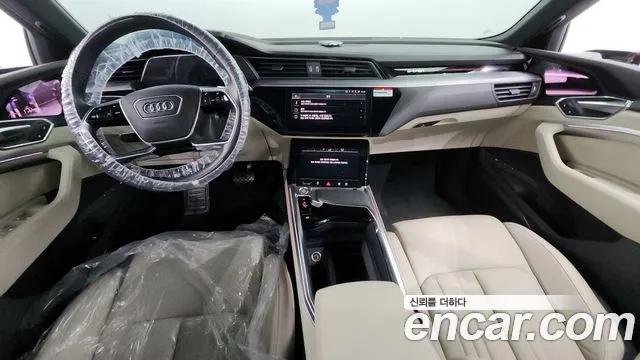 Audi e-tron — интерьер