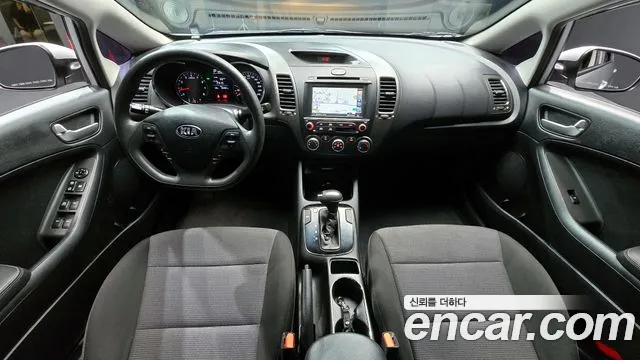 Kia K3 — интерьер