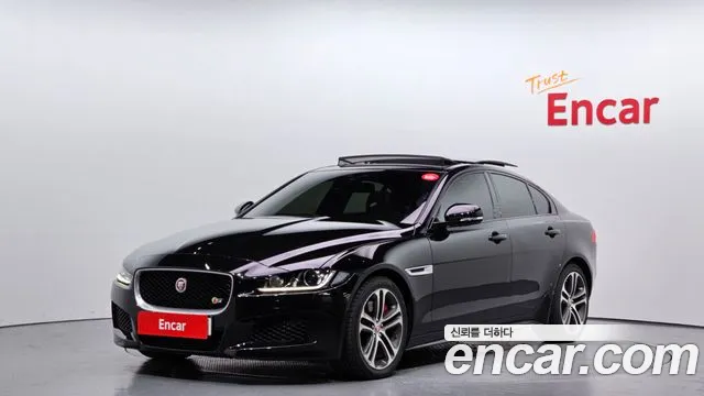Jaguar XE