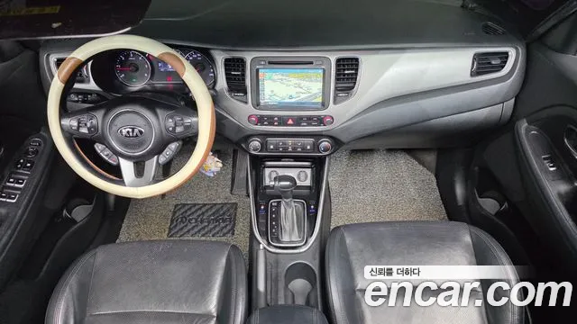 Kia Carens — интерьер
